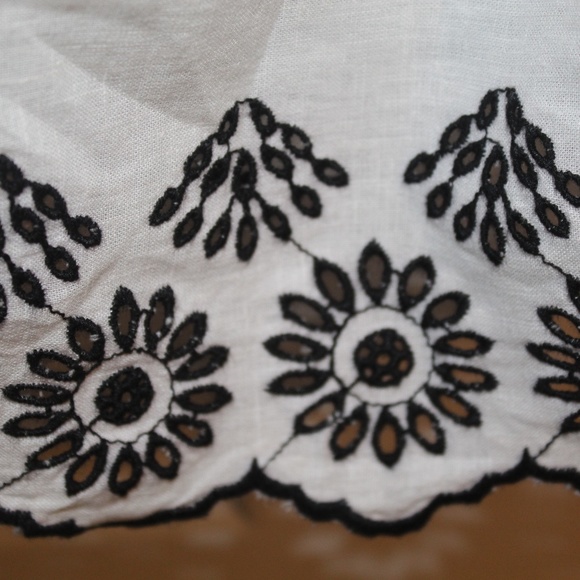 NWT -3X Plus - Old Navy White and Black Ruffle Top - Picture 3 of 6